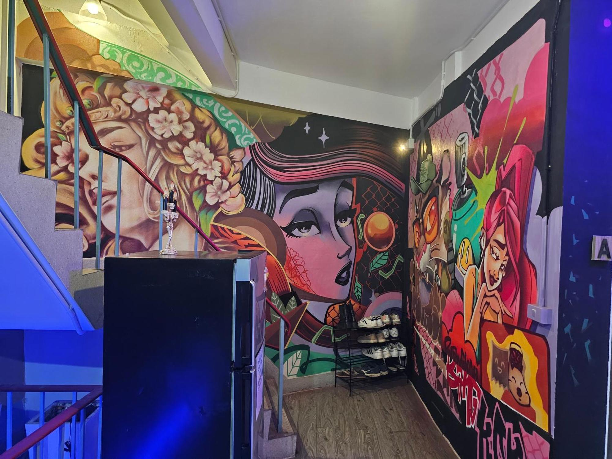 Urban Jungle Hostel Bangkok Ngoại thất bức ảnh