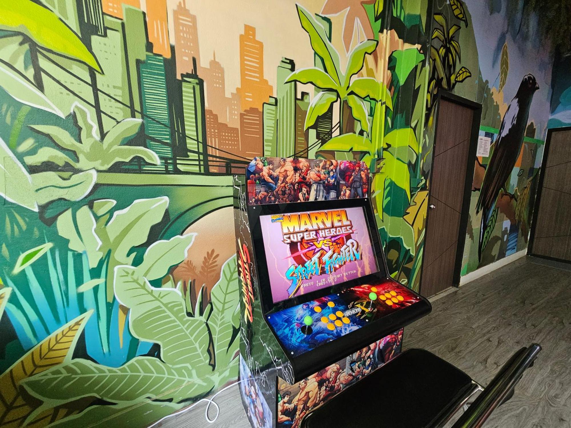 Urban Jungle Hostel Bangkok Ngoại thất bức ảnh